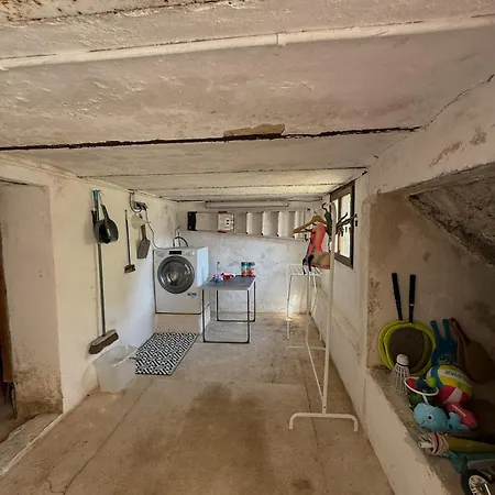 Villa De à 50 M De La *